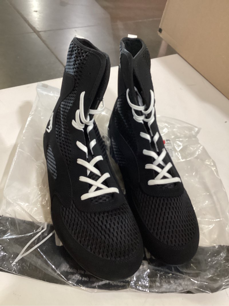Condition photo showing Good Condition for venum unisex contender boxing shoesboxing shoe womens black white