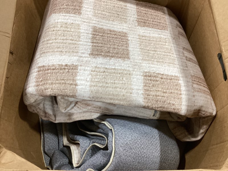 Condition photo showing Good Condition for aelenmu 10x14 area rugs for living room washable dining room beige grey | modern abstract, non-slip backing, soft, low-pile, foldable, water repellent, pet proof, non-shedding, indoor beige/grey 10' x 14' (rectangular)
