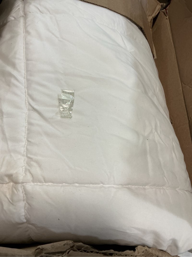 Condition photo showing As Is for texartist premium 2100 series california king comforter all season breathable white comforter soft 4d spiral fiber quilted down alternative duvet with corner tabs hotel style (96"x104") california king comforter white comforter