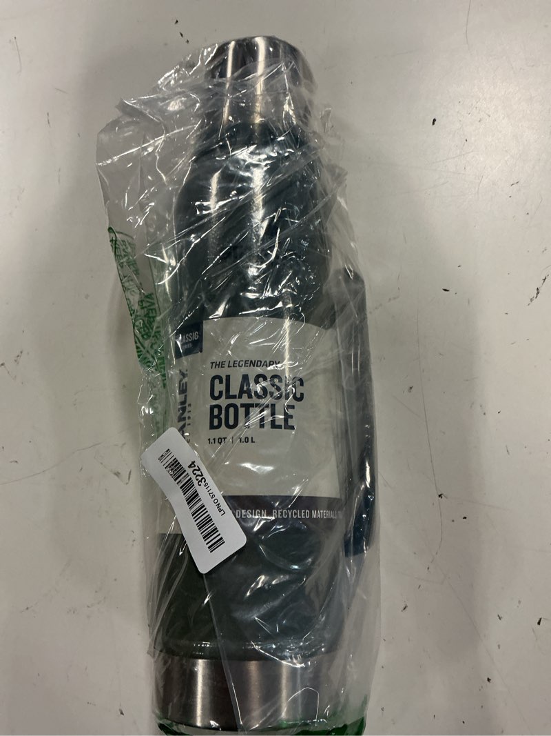 Condition photo showing Good Condition for stanley classic legendary vacuum bottle hammertone green 35.2 ounces 1.1 qt (new)