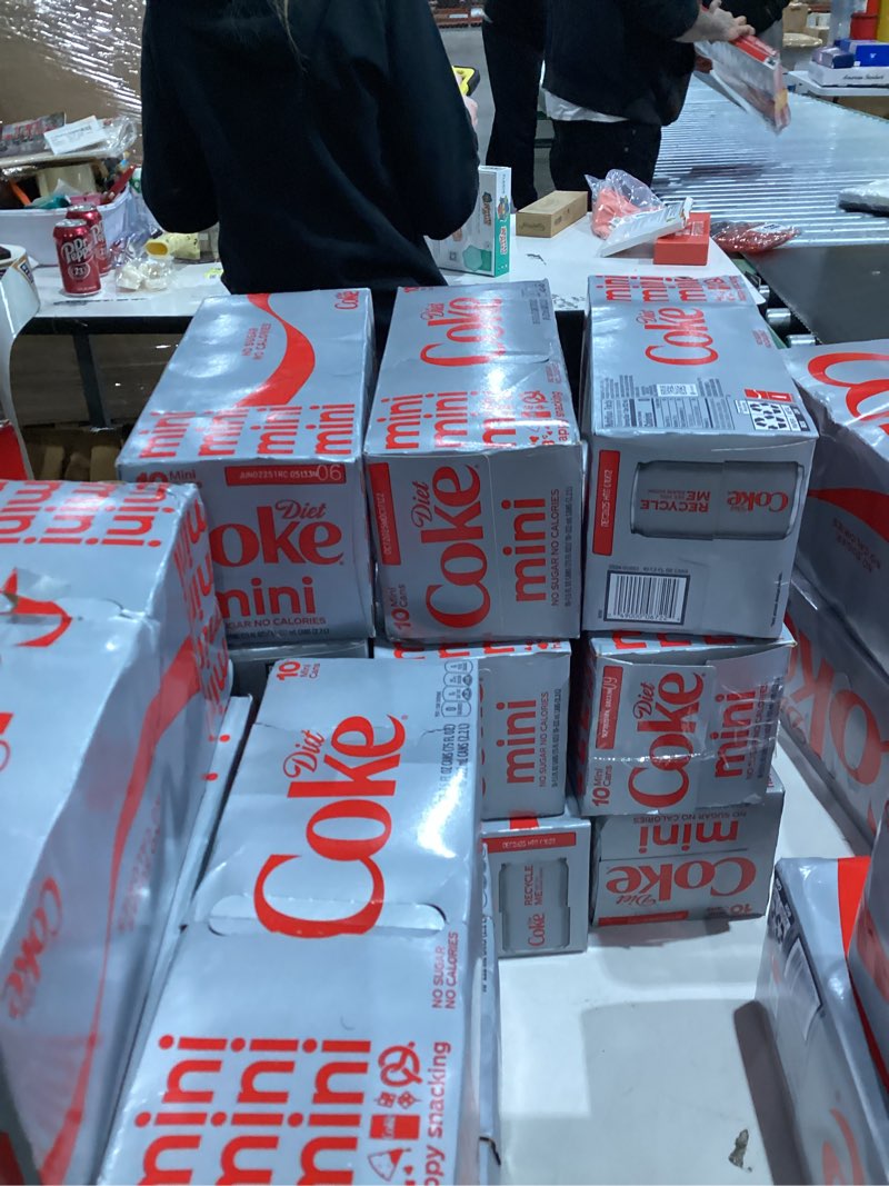 Condition photo showing New/Like New for Diet Coke Diet Cola Soda Fridge Pack  7.5 fl oz Mini Cans  10 Pack