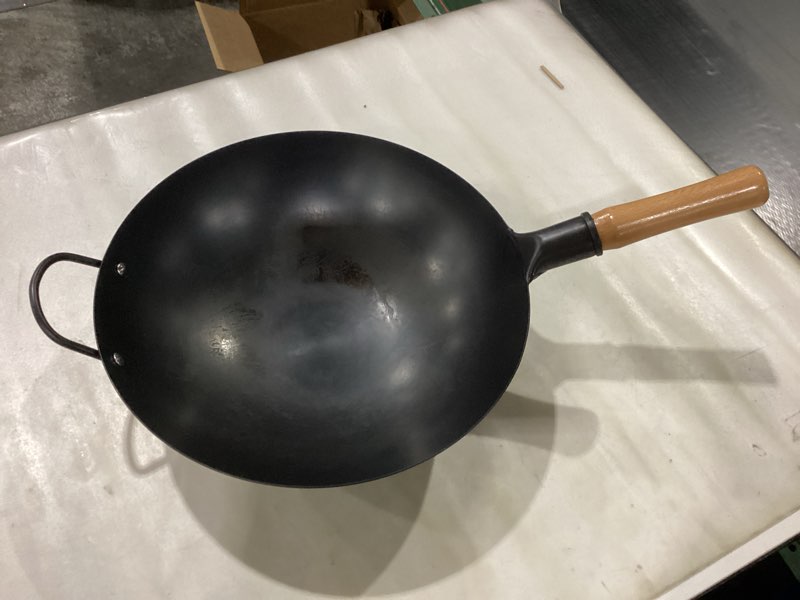 WANGYUANJI Iron Wok, 14.17 inch Traditional Round-Bottom Wok, Chef’s Professional Stir-Fry Pan with 