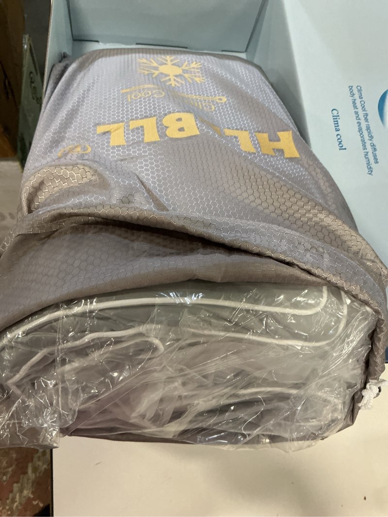 Condition photo showing Good Condition for HLLBLL® Cooling Comforter, Ultra Cold Fiber Technology, All-Season Lightweight Blanket to Quickly Cool Down,Deep Sleep Throughout The Night (( 90x 90 ))