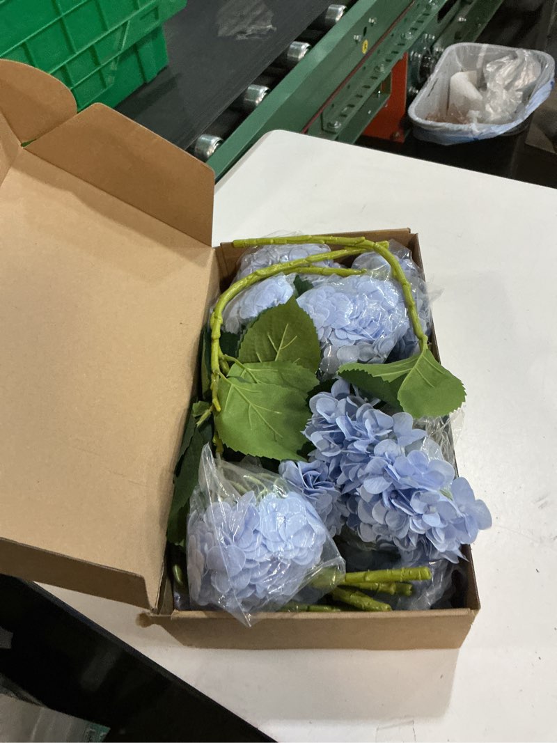 Condition photo showing New/Like New for PARTY JOY 12PCS 15.4In Artificial Hydrangea Silk Flowers Bouquet Faux Hydrangea Stems for Wedding Centerpieces Home Decor Lblue-12