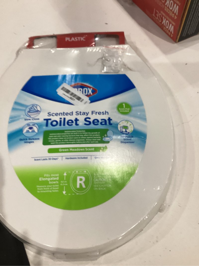 Condition photo showing Good Condition for clorox round scented plastic toilet seat with easy-off hinges round toilet seat