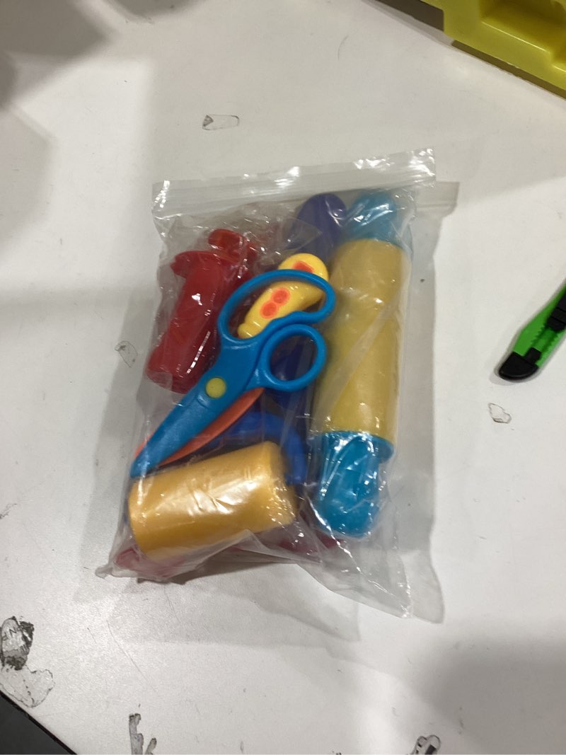 Condition photo showing New/Like New for oun nana dough play tool kit for kids, 9 pcs basic dough starter set with pizza cutter, safety scissors, rolling pin, roller, extruder, plastic scraper, knife