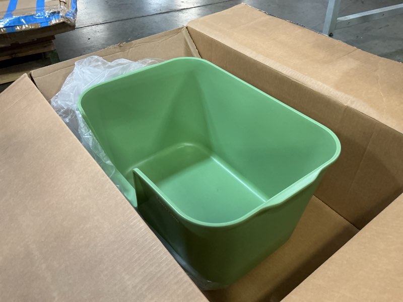 Condition photo showing Good Condition for Extra Large Litter Box with High Sides 24.60" Lx16.92 Wx12.99 H,Anti-Splashing Kitty Litter Box,Tool-Free Assembly,Multi cat Litter Box,Jumbo Litter Box (Green)