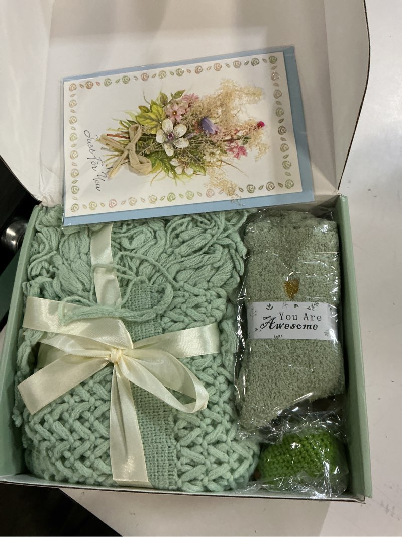 Condition photo showing New/Like New for mothers day gifts for mom wife grandma friends sister, birthday gifts for women self care spa gift baskets for women, get well soon gift baskets thinking of you relaxation stress relief care package sage green