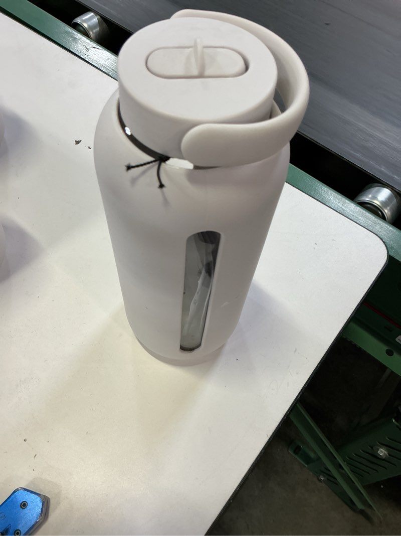 Condition photo showing New/Like New for bink big bottle flip cap