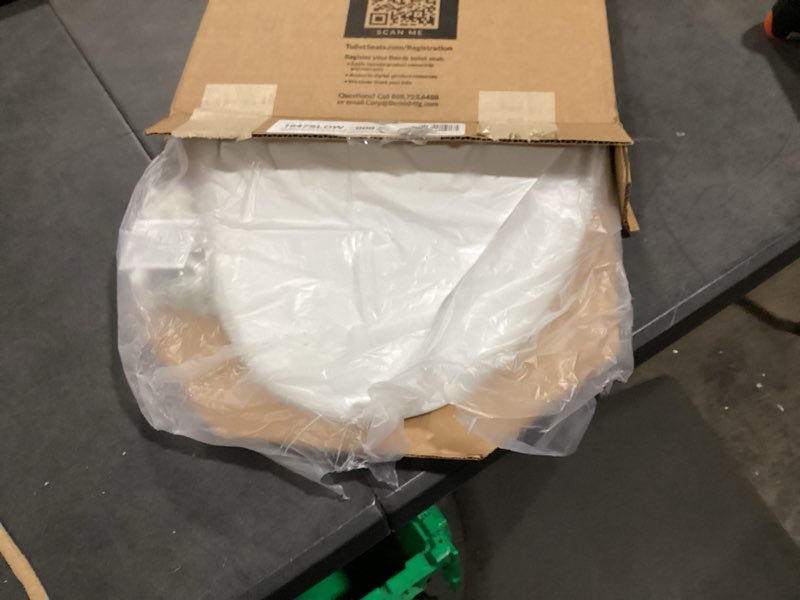 Condition photo showing Good Condition for mayfair 1847slow 000 kendall slow-close  removable enameled wood toilet seat that will never loosen  1 pack elongated - premium hinge  white