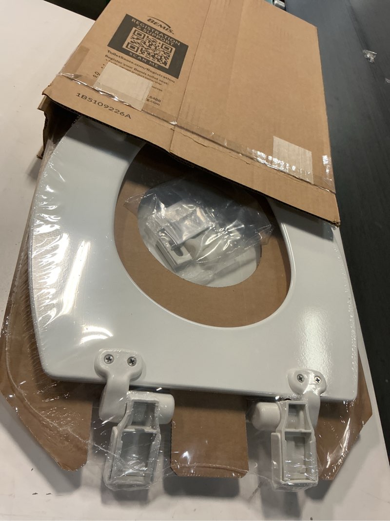 Condition photo showing Good Condition for mayfair 1847slow 000 kendall slow-close  removable enameled wood toilet seat that will never loosen  1 pack elongated - premium hinge  white