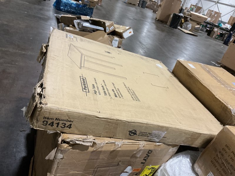 Condition photo showing Good Condition for Winsome Parkland Square High Pub Table, for Dining Room, 39", Walnut