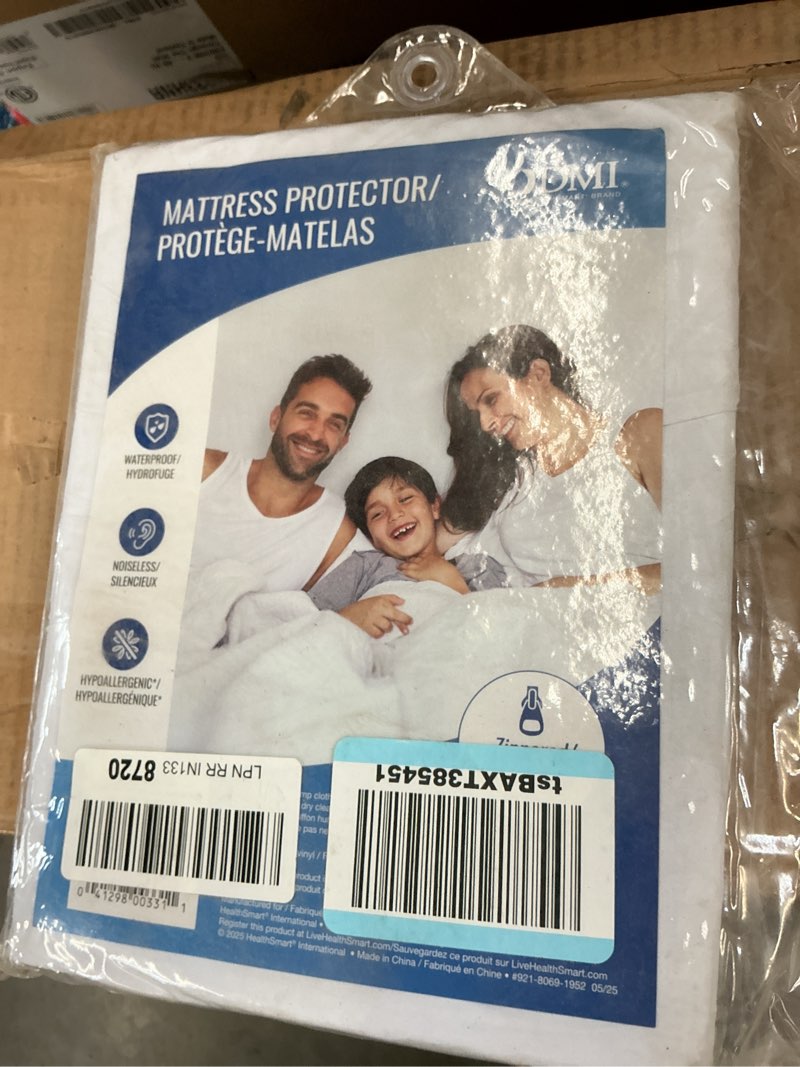 Condition photo showing New/Like New for dmi waterproof mattress protector, mattress pad, waterproof mattress cover, bed pad and bed cover, encased zippered fit, queen (pack of 1), white zippered queen