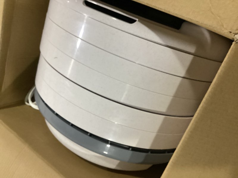 Condition photo showing Good Condition for nesco professional 600w 5-tray food dehydrator, fd-75pr