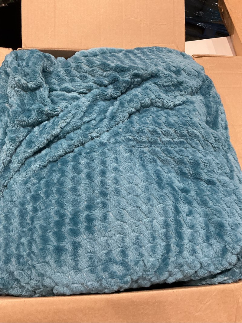 Condition photo showing Good Condition for exq home turtle shell throw blanket blue for couch gentle soft fleece