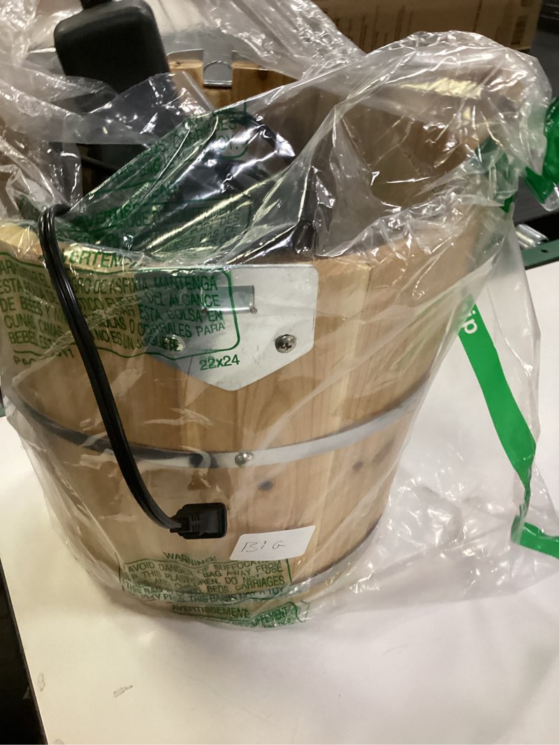 Condition photo showing Good Condition for Elite Gourmet Maxi-Matic EIM-924L 4 quart Old Fashioned Electric Ice Cream Maker, Pine Bucket