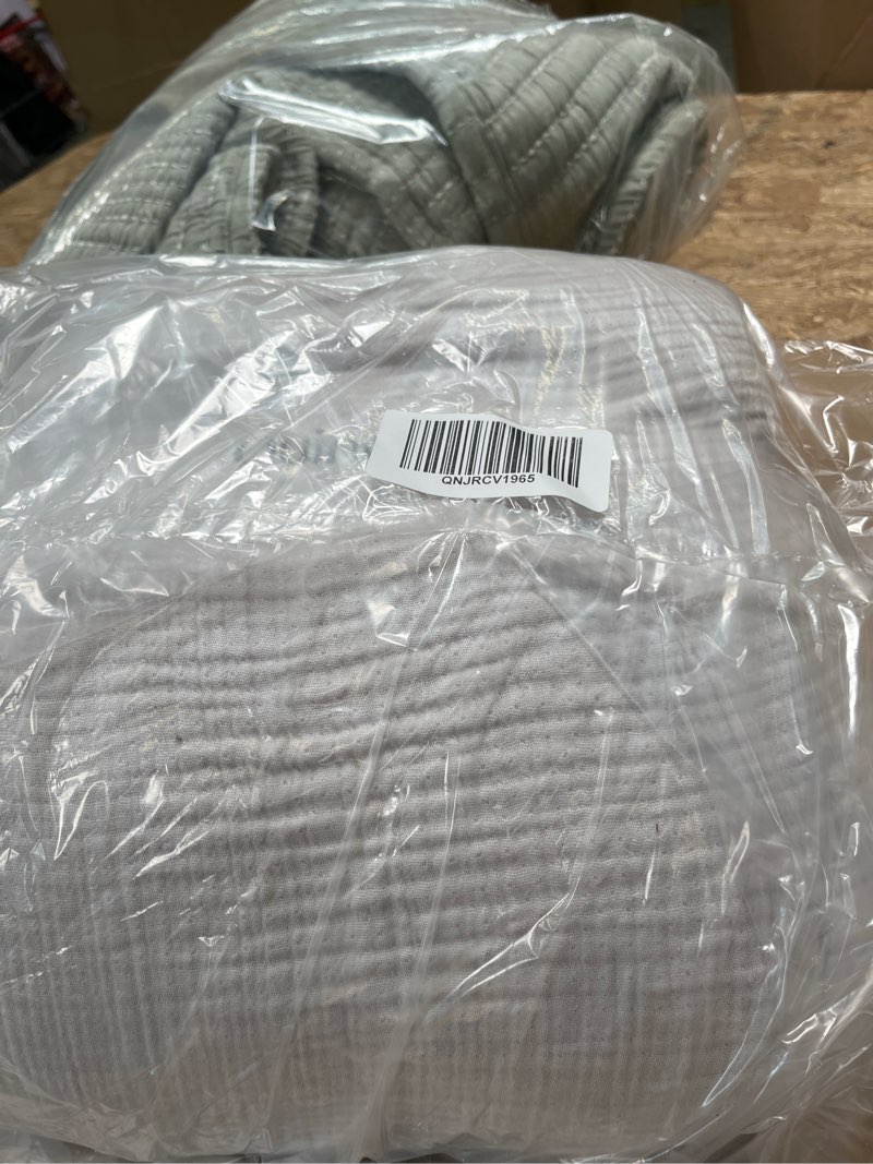 Condition photo showing Good Condition for organic airy gauze duvet cover set, full/queen, light grey
