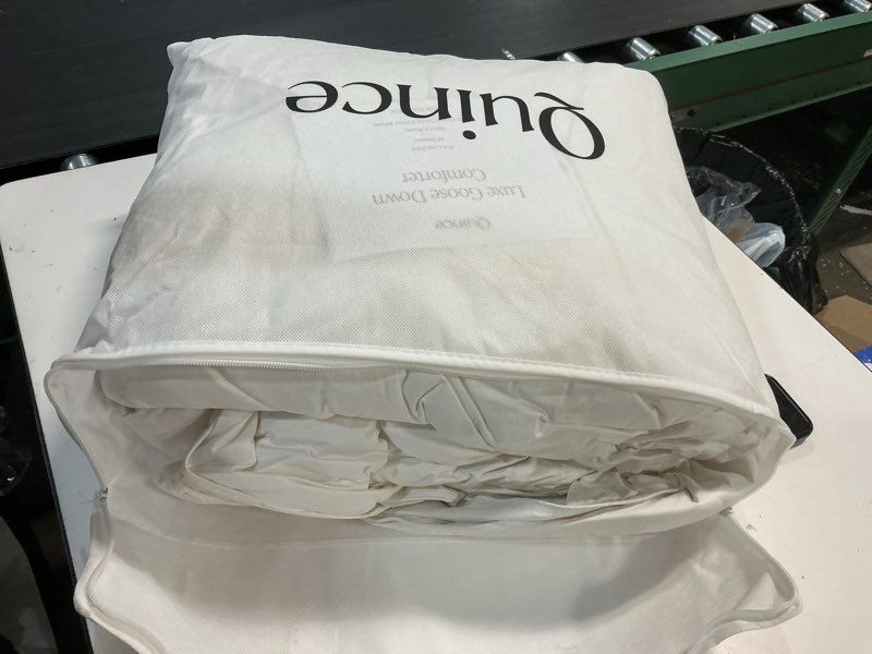 Condition photo showing New/Like New for quince luxe goose down comfortor full/queen