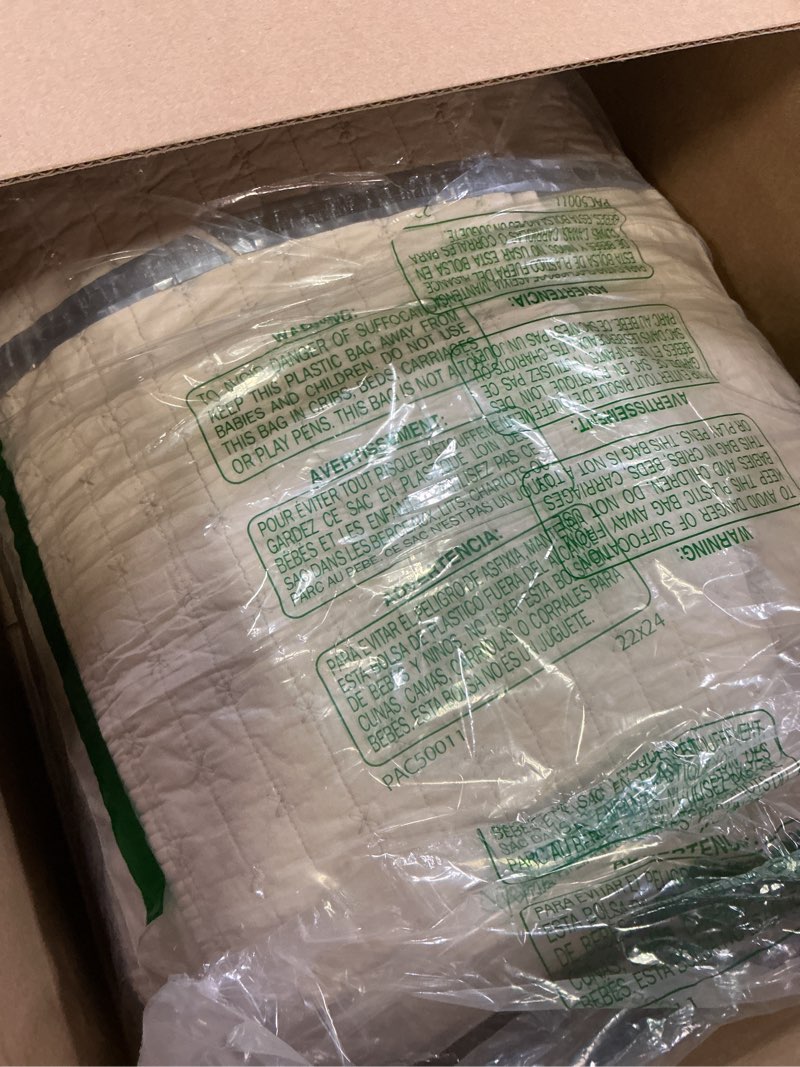 Condition photo showing As Is for EVERGRACEHOME Cross Stitch Pre-Washed Cotton Quilt Bedding Set King Size, Oversized 3 Pieces Lightweight Bedspread Coverlet for All Season, with 2 Matching Shams, Bright White,118"x106" OVERSIZED CAL KING (118" x 106") Bright White