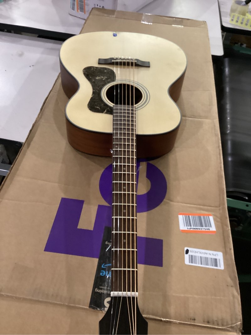 Condition photo showing Good Condition for guild om-340 acoustic guitar - natural
