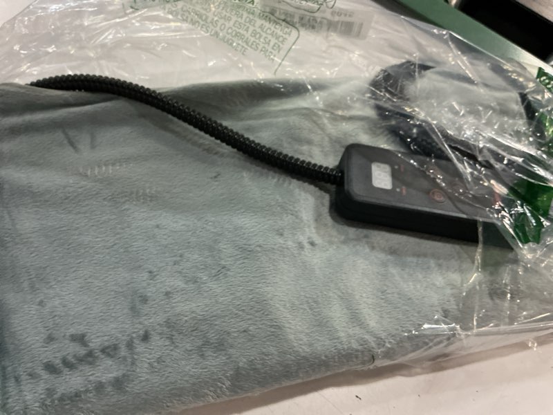 Condition photo showing Good Condition for toozey small pet heating pad, 6 adjustable temperature dog cat heating pad with timer, waterproof heated cat bed with chew resistant cord, indoor electric pet heated mat 18x16in s: 18" x 16" grey