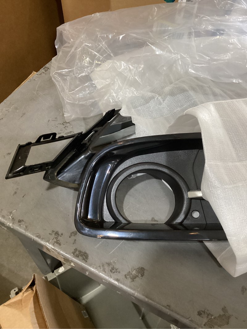 Condition photo showing As Is for autokay front bumper fog light grille w/trim cover fits for bmw 3 series f30 f31 2012 2013 2014 2015 re# 51117300739, 51117300740, 51117293106