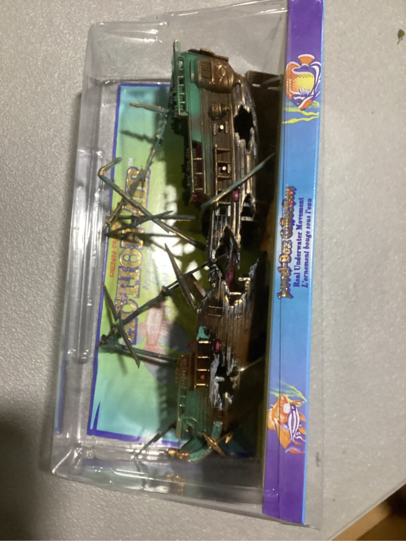 Condition photo showing New/Like New for Penn-Plax Shipwreck Aquarium Decoration Ornament with Moving Masts, Lifeboat, and Bubble Action