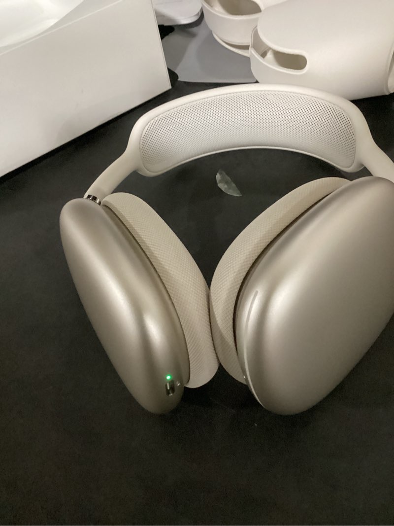 Condition photo showing New/Like New for working verified airpods max 2 - starlight