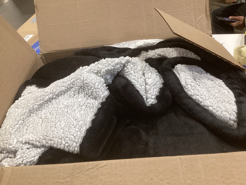 Condition photo showing Good Condition for greenoak heated blanket electric throw 50"x60", heating blanket with 10 heat levels 8 hours auto-off,fleece soft blanket, birthday gifts for grandma seniors, lacquered black