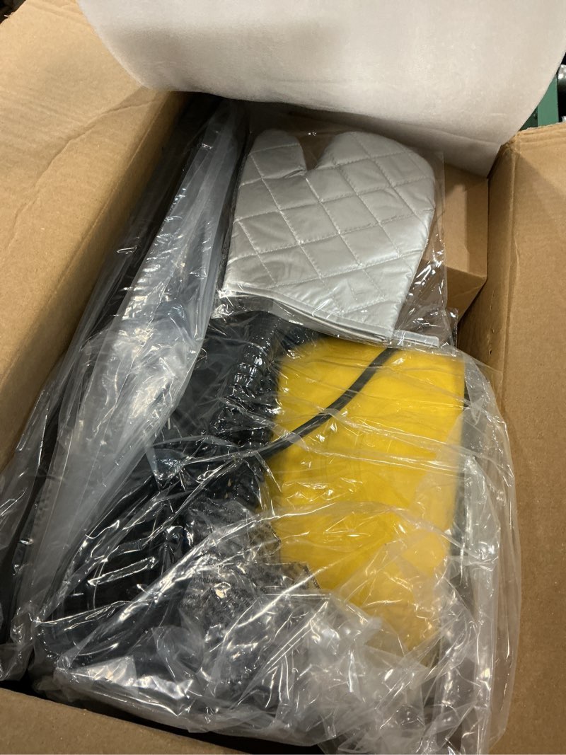 Condition photo showing Good Condition for steam cleaner, steam cleaner for home, handheld steamer for cleaning with 21 accessories, 248 °f high temperature, suitable for grout, floor. sofas, upholstery, yellow