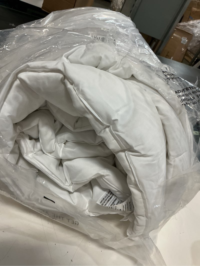 Condition photo showing Good Condition for organic cotton sateen comforter, king/cal king, white