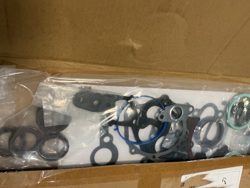 Condition photo showing New/Like New for saihisday lower gasket set with oil pan gasket seals cs9293 replacement for explorer 97-04 mountaineer 98-04 explorer sport trac/ranger/b4000 2001 2002 2003 2004 4.0l v6