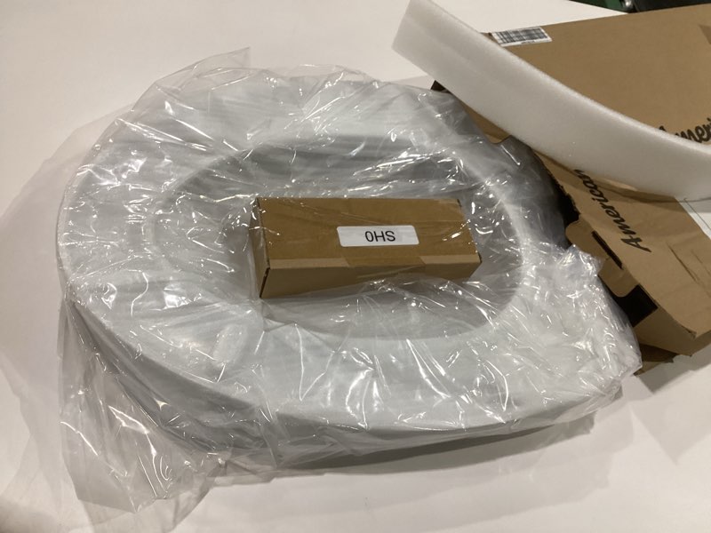 Condition photo showing New/Like New for American Standard 5020A65G.020 Traditional Luxury Toilet Seat, Slow-Close, Elongated Front, White White Elongated Front