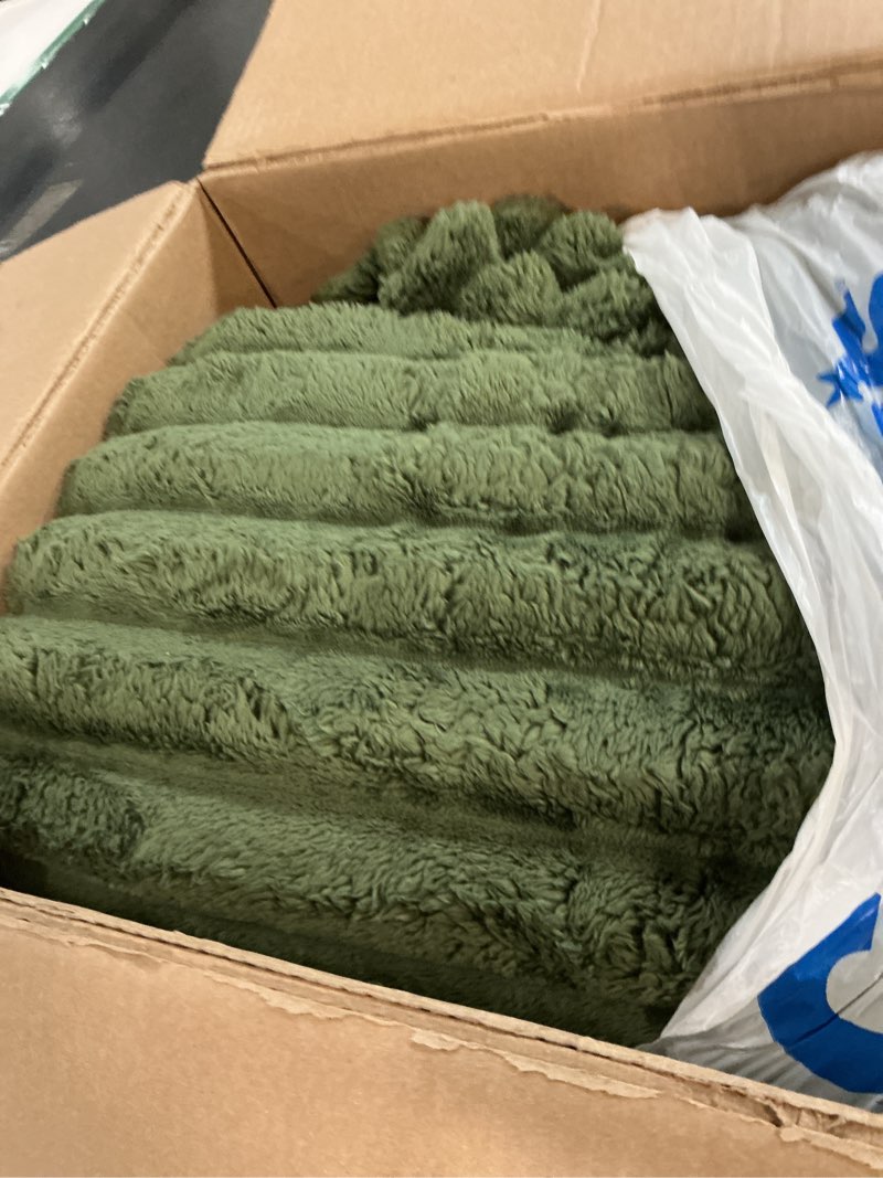 Condition photo showing As Is for Bedsure Gentlesoft™ 2-in-1 Queen Comforter Set and Detachable Fluffy Blanket, Olive Green Bedding Se