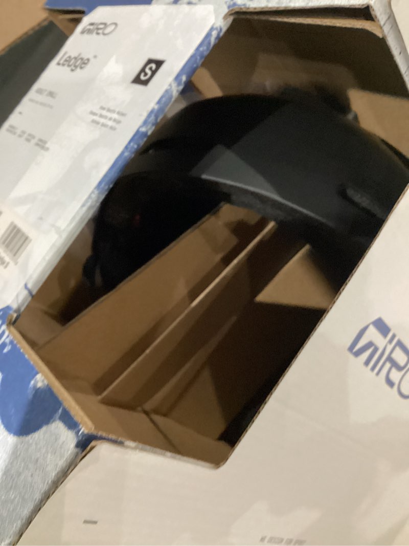 Condition photo showing Good Condition for Giro Ledge Ski Helmet - Snowboarding Helmet for Men, Women and Youth Matte Black Small