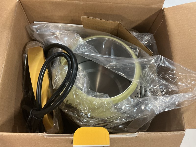 Condition photo showing New/Like New for hazel quinn x eduardo recife collaboration electric kettle - 1.7 liters (57oz) stainless steel water kettle, bpa-free interior, 1200w fast boiling, cordless, automatic shut off - floral printed