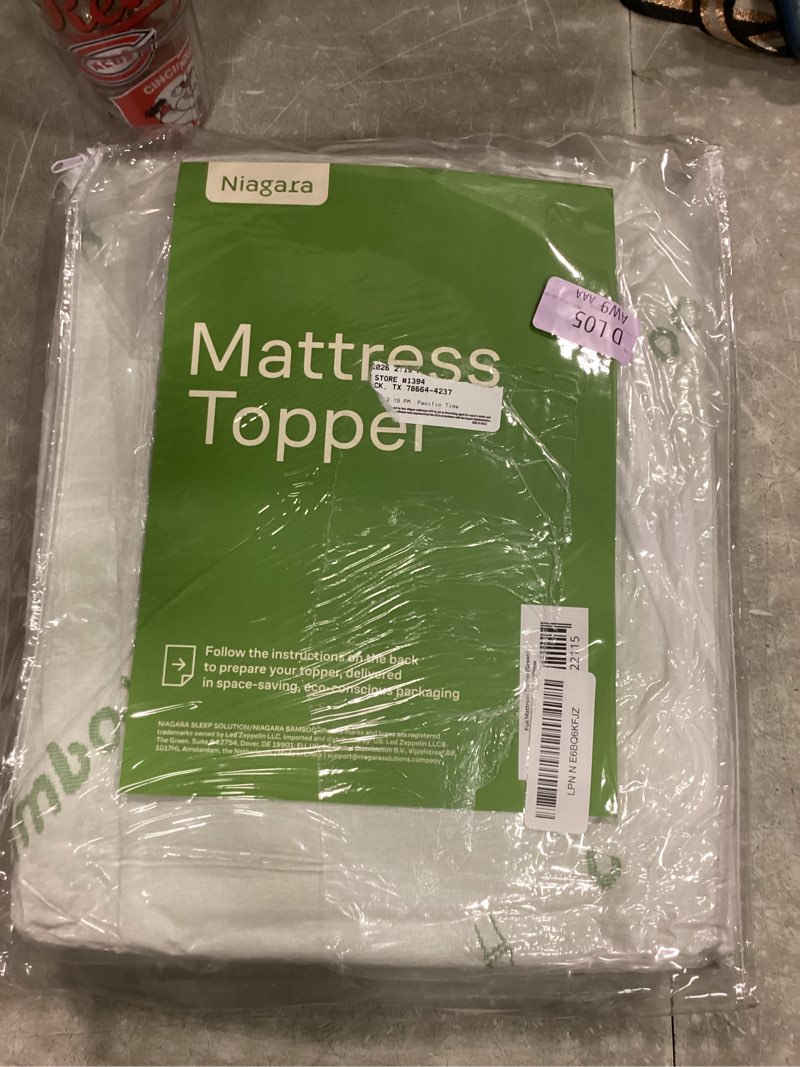 Condition photo showing New/Like New for niagara sleep solution ultra soft full size mattress topper - viscose made from bamboo pillow top mattress pad for back pain relief - naturally cooling for hot sleepers, green full 1 green