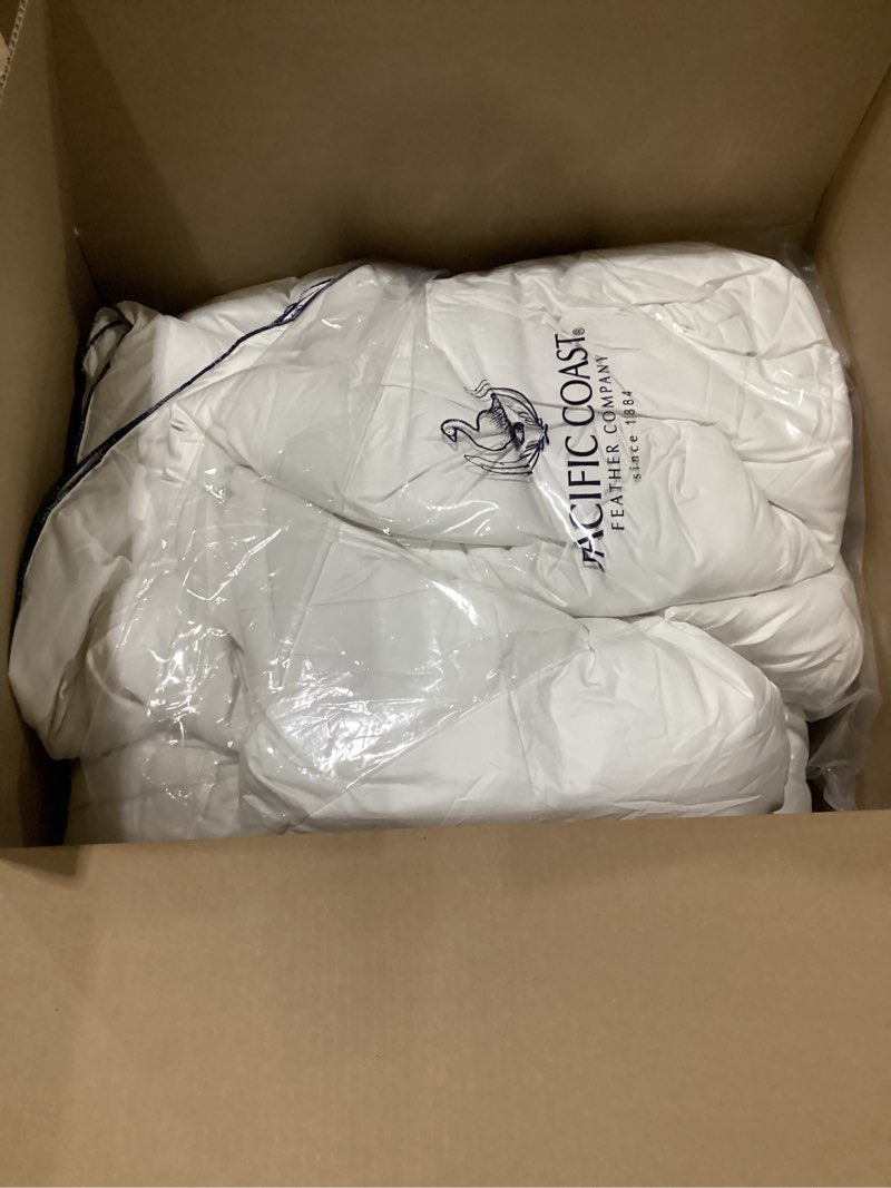 Condition photo showing Good Condition for Pacific Coast Goose Feather Down Fiber Comforters Queen Size, Heavyweight Thickened Winter Duvet Insert, Ultra-Soft, Fluffy, Breathable, Hotel Luxury Bedding Comforters, 8 Tabs, 90"x90"