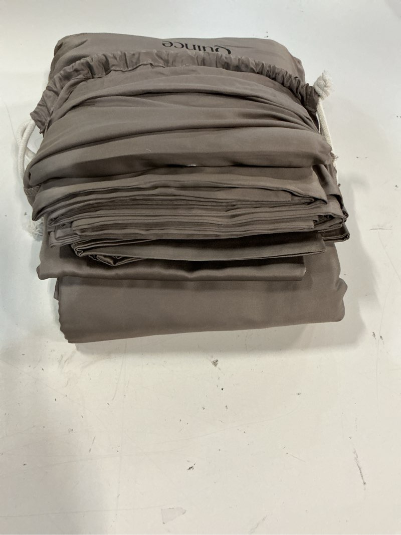 https://lotting-media.assets.bidfta.com/lotting_1dc94461-f463-4cac-953f-99a57c39ae12
