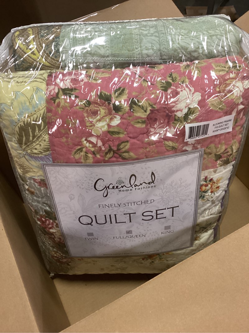 Condition photo showing Good Condition for Greenland Home Blooming Prairie 100% Cotton Authentic Patchwork Reversible Quilt Set, 3-Piece Full/Queen Full/Queen (3 Piece)