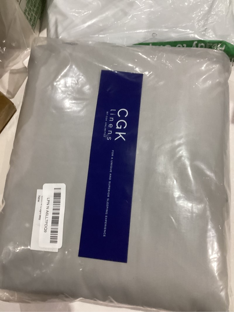 Condition photo showing Good Condition for Queen Size 4 Piece Sheet Set - Comfy Breathable & Cooling Bed Sheets Set - Hotel Luxury Bedding for Women, Men, Kids, Teens, Boys & Girls - Deep Pockets, Soft and Wrinkle Free - Oeko-Tex - Light Grey 04 - Light Grey Queen