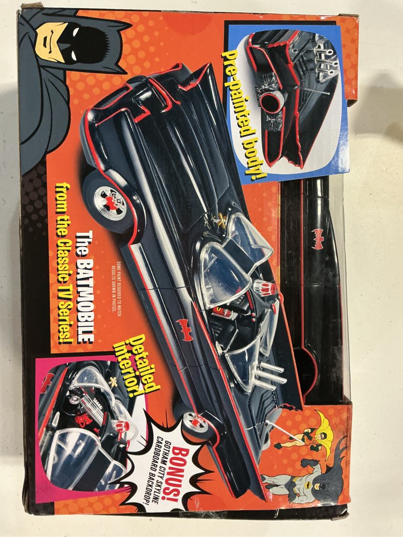 Condition photo showing New/Like New for polar lights 1966 tv batmobile model kit 1:25 scale – snap together, pre-painted body, no glue or paint needed