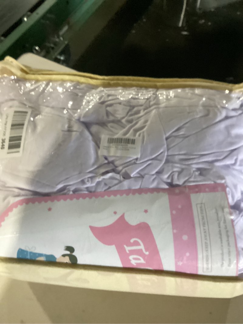 Condition photo showing Good Condition for Outpain White Spandex Table Clothes for 6 Foot Rectangle Tables-8Pack 6FT Spandex Fitted Table Cover, Wrinkle Free Tablecloths with Skirt for Parties, Wedding, Birthday, Banquet, Festival White 6FT(8Pack)