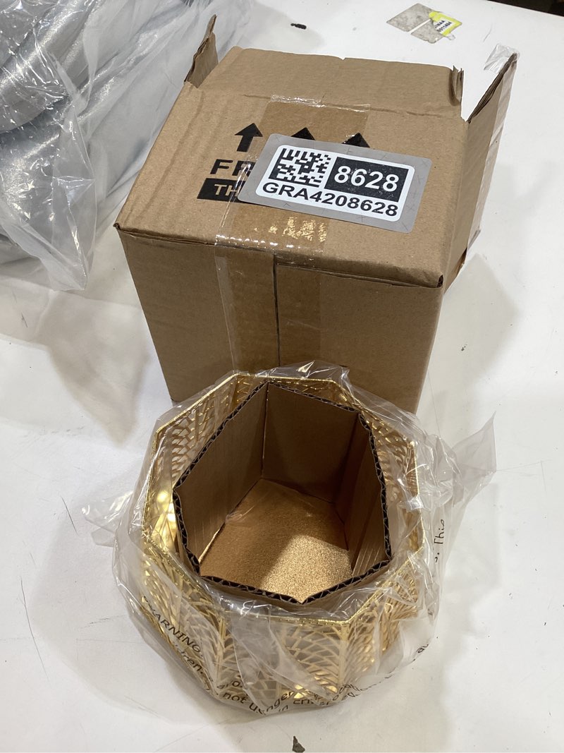 Condition photo showing New/Like New for 3 wick candle holder, golden shell design candle jar holder for 4-inch diameter jars (5.25" d x 3.5" h) (golden)
