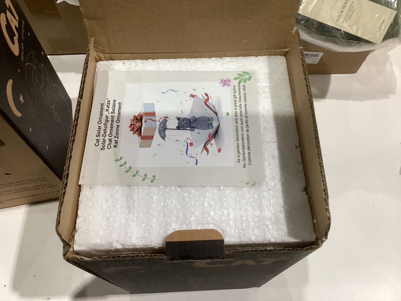 Condition photo showing New/Like New for Qeeman Cat Garden Statue Outdoor: Outside Decor Yard Patio Balcony Landscaping Lawn Figurine Ornaments - Birthday Gifts for Mom Grandma Women Dad Lover Sister