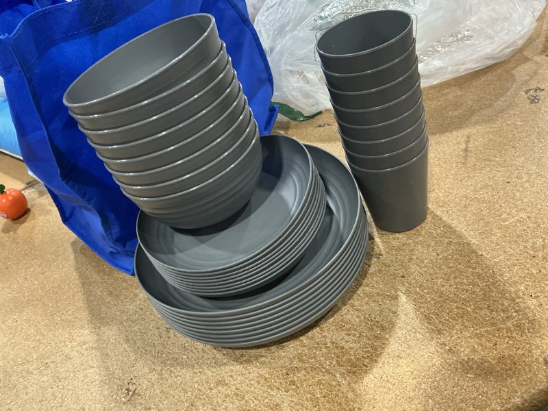 Condition photo showing Good Condition for supernal 32pcs wheat straw dinnerware sets,unbreakable dinnerware sets for 8,reusable tableware,dishes set for 8,plates and bowls set dark grey include16pcs plates, 8pcs bowls, 8pcs cups 32pcs dark gray