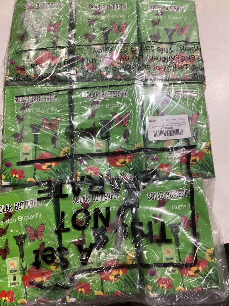 Condition photo showing Good Condition for 18 Pcs Solar Flying Moving Fluttering Waterproof Garden Stakes Decorations for Home Yard Pathway Garden Landscape Christmas Outdoor Indoor Centerpieces Gift Decorations (Butterfly) 18 Butterfly