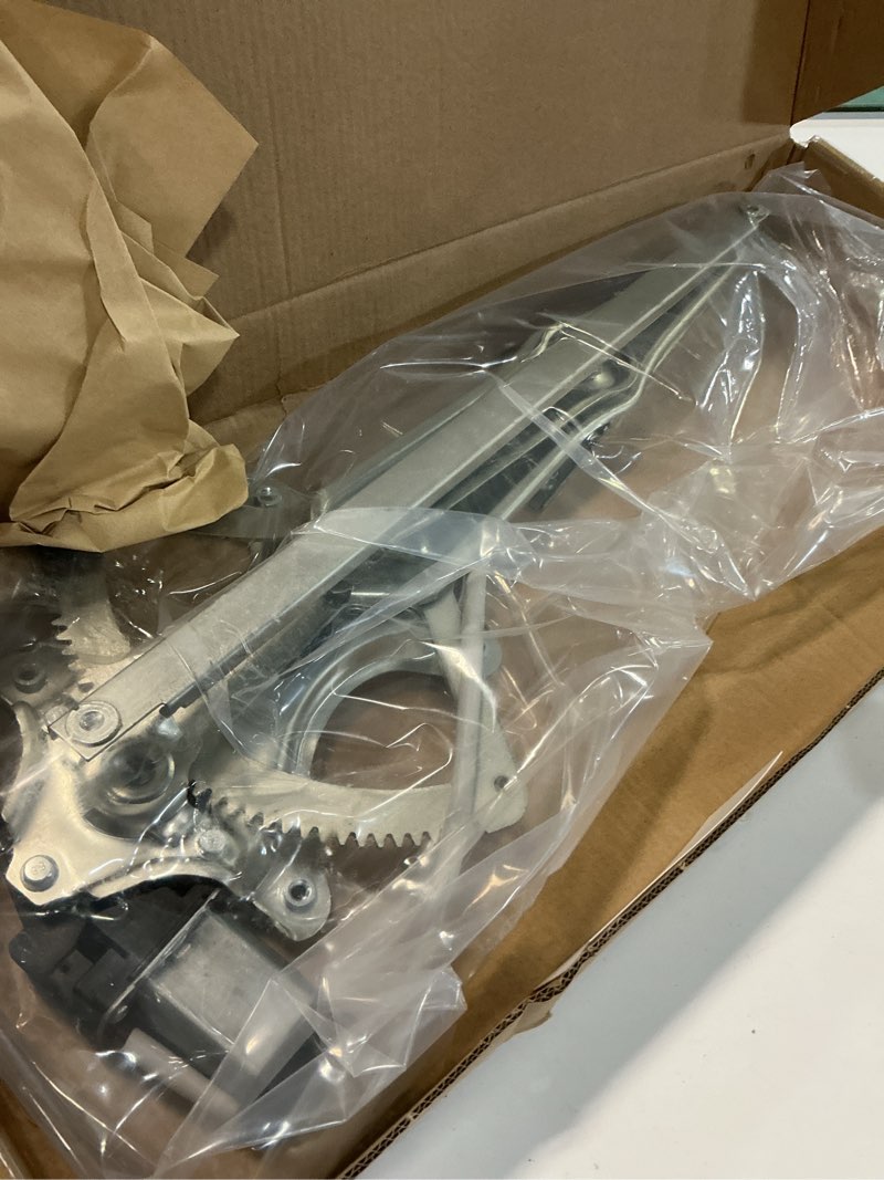 Condition photo showing New/Like New for scitoo power window regulator and motor fit for 2001 2002 2003 2004 2005 2006 2007 for toyota for highlander front right side 748-610