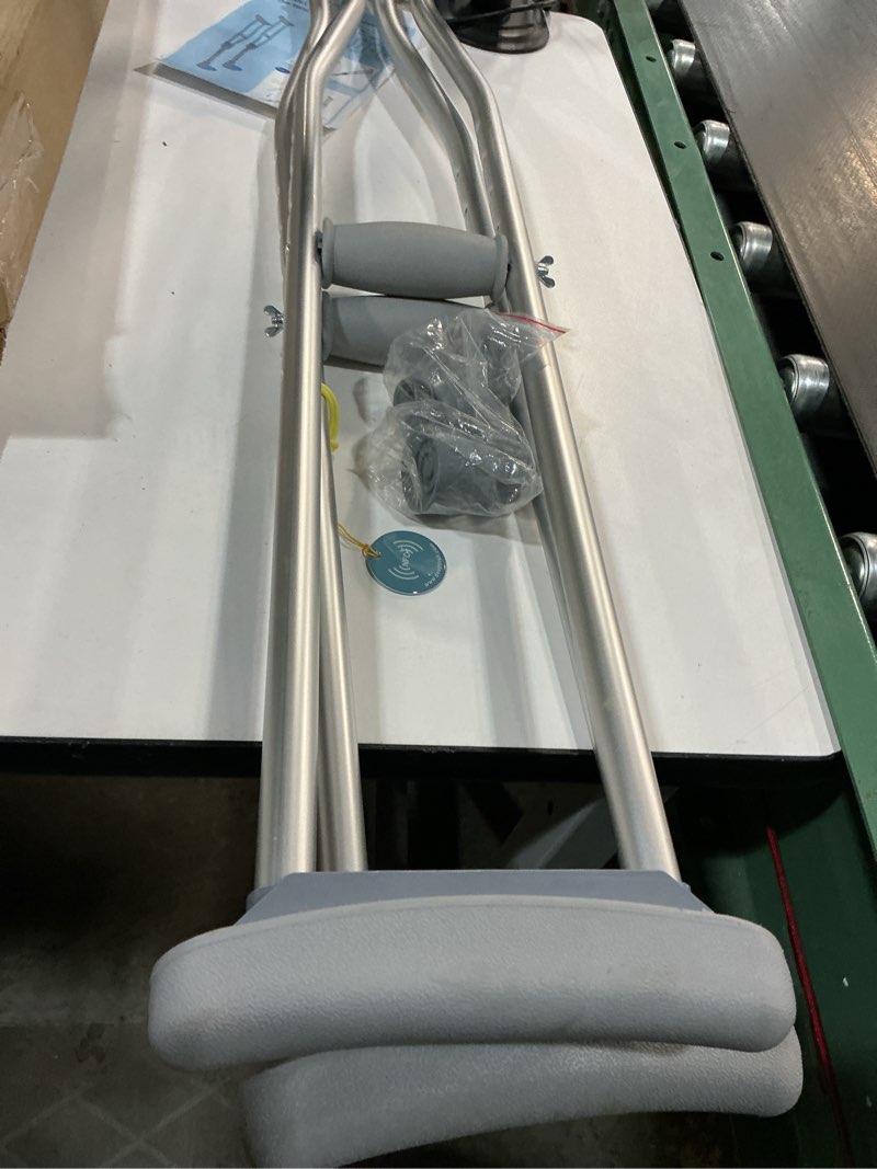 Condition photo showing Good Condition for aluminum crutches for adults & seniors, adjustable crutches for walking, comfortable lightweight crutch with underarm pad and crutch bag & hand grip, 300 lb weight capacity, fitting 5'2"-5'8",1 pair medium 5'2"-5'8"