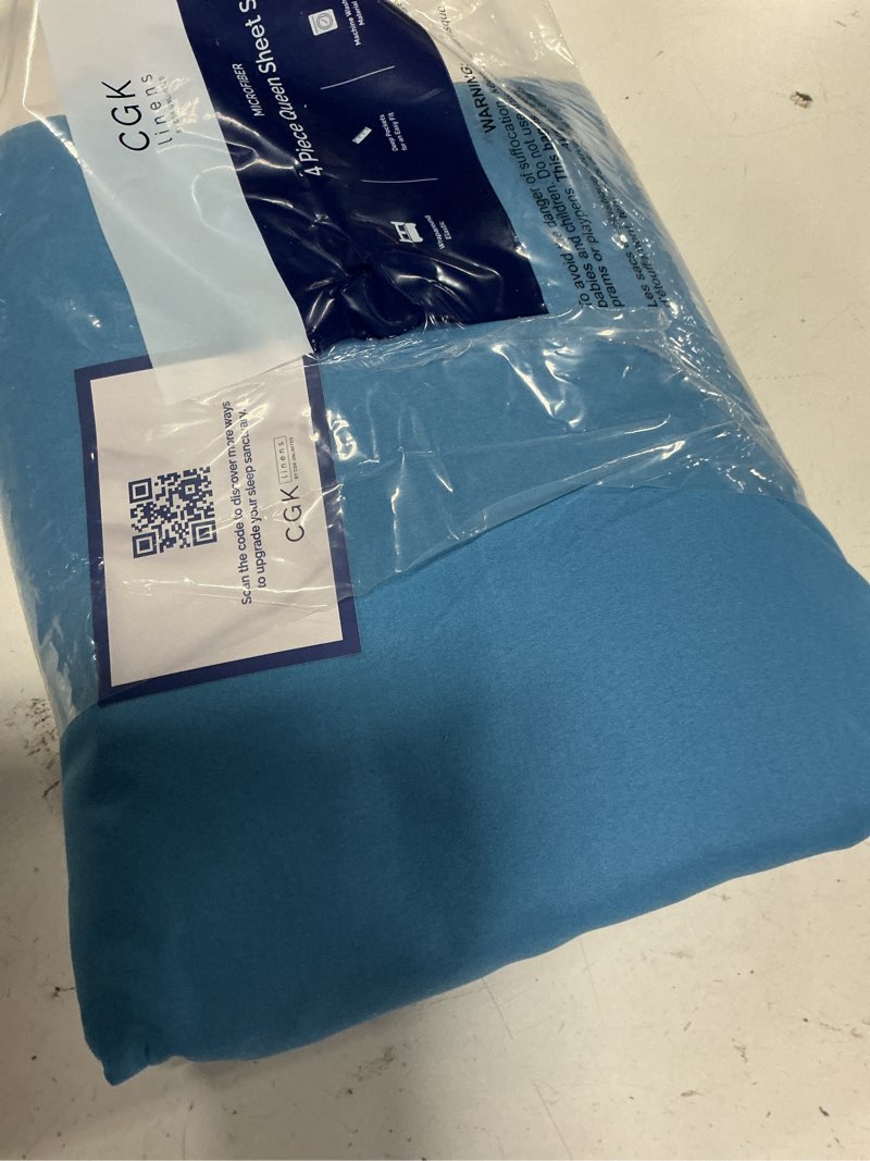 Condition photo showing Good Condition for queen size 4 piece sheet set - comfy breathable & cooling sheets - hotel luxury bed sheets for women & men - deep pockets, easy-fit, soft and wrinkle free sheets - denim blue oeko-tex bed sheet set 20 - denim blue queen